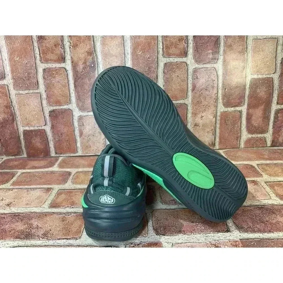 Athletic_Shoes